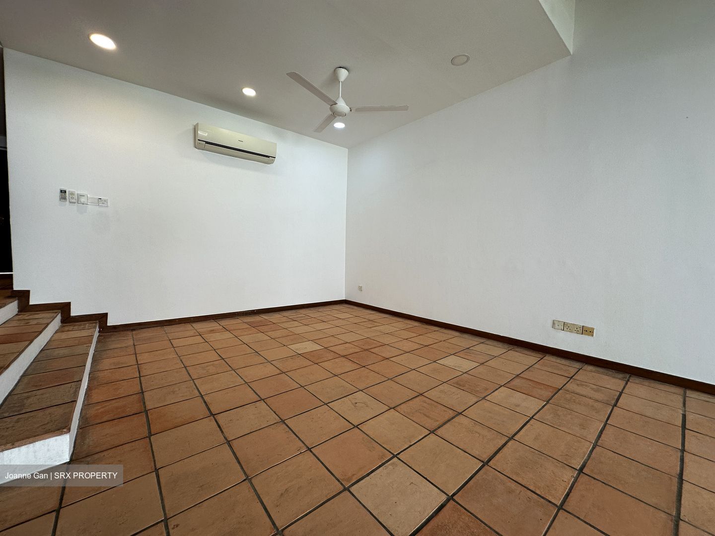 Villa Des Flores (D11), Condominium #539903051